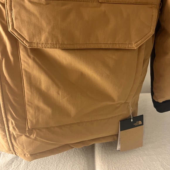 Brand new North Face parka with tags - Picture 10 of 16